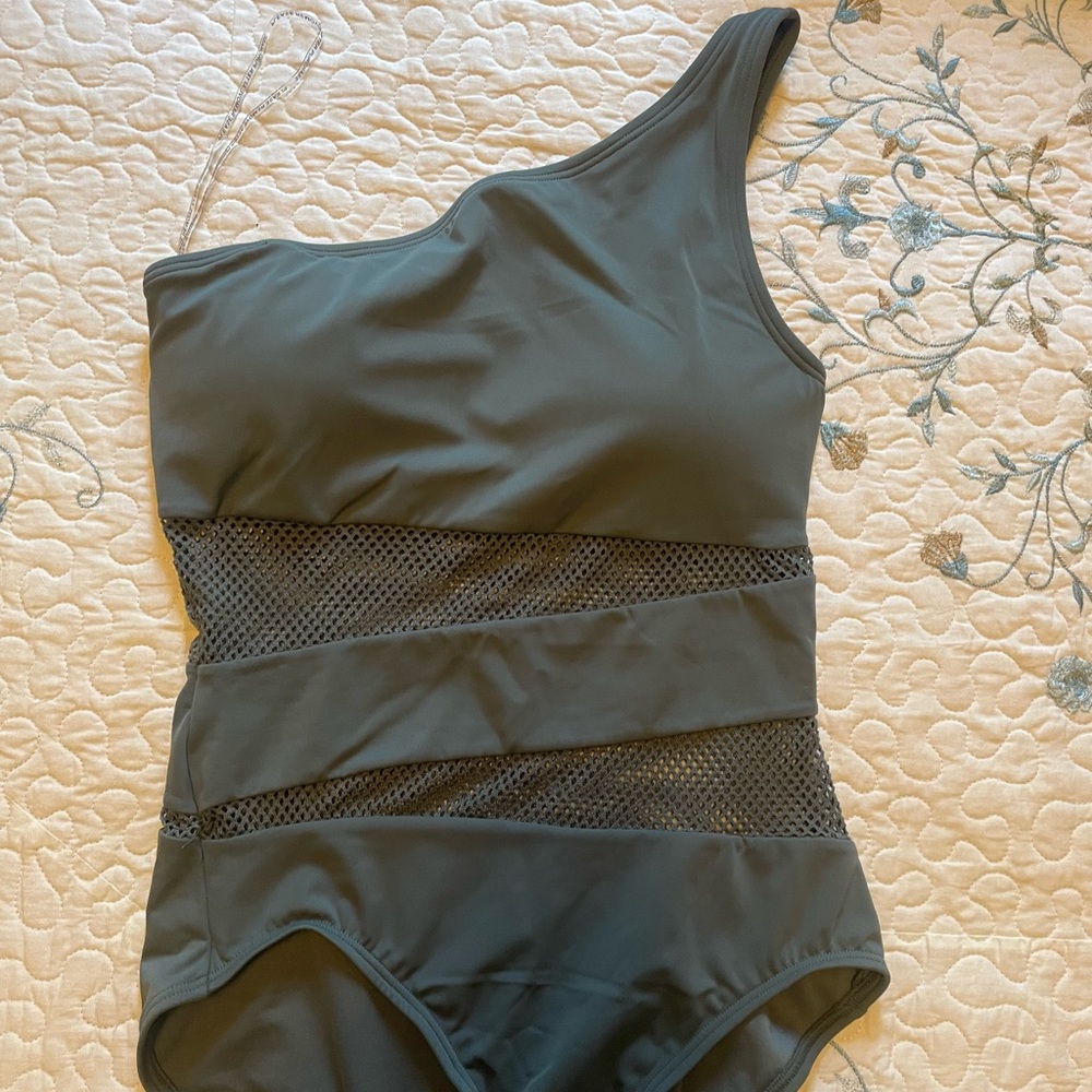 Carmen Marc Valvo Swimwear New without Tags